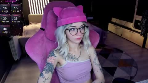 Snapshot of _black_fox__ chatting on July 11, 2026, 12:02 am Olivia Subscribe to my Fansly - online show from July 11, 2026, 12:02 am