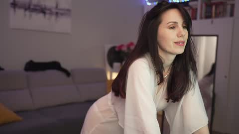 Lili online show from December 4, 2024, 12:08 am