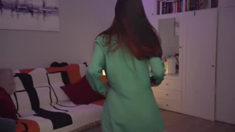 Lili online show from February 28, 2025, 1:25 pm