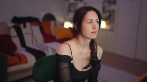 Lili online show from April 11, 2026, 9:24 am