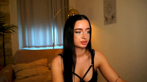 Pearl online show from April 17, 2026, 5:05 pm