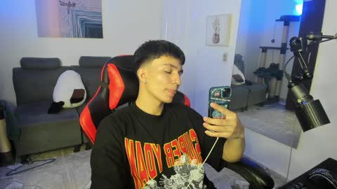 Snapshot of _blakee chatting on January 9, 2025, 5:23 am B L A K E online show from January 9, 2025, 5:23 am