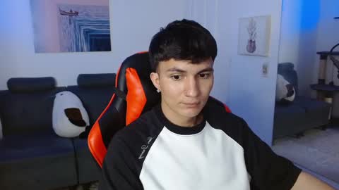 Snapshot of _blakee chatting on February 24, 2025, 4:05 am B L A K E online show from February 24, 2025, 4:05 am