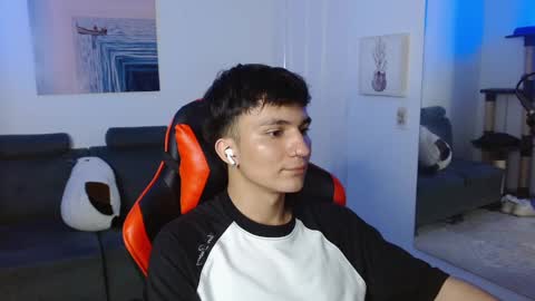 Snapshot of _blakee chatting on February 25, 2025, 7:09 am B L A K E online show from February 25, 2025, 7:09 am