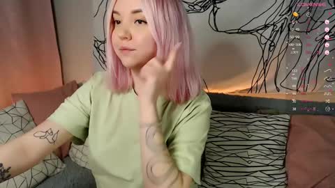 Elizabeth online show from March 4, 2025, 9:11 pm