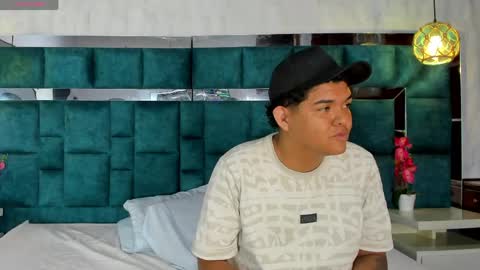 _bonnyandclyde online show from April 11, 2026, 1:15 pm