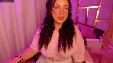 Angie  Independent model online show from November 25, 2025, 10:04 am