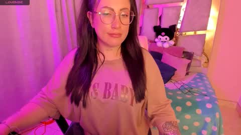 Angie  Independent model online show from February 20, 2026, 4:53 am