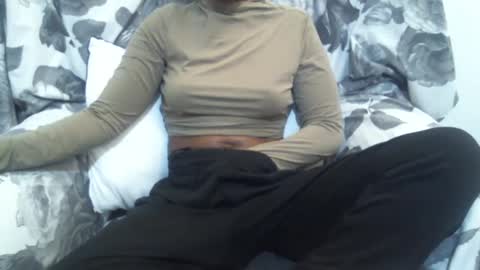 Snapshot of _bunny_b chatting on February 25, 2025, 5:58 pm I will be back soon online show from February 25, 2025, 5:58 pm