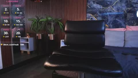 Snapshot of _bunny_boy_ chatting on February 17, 2025, 6:20 am _bunny_boy_ online show from February 17, 2025, 6:20 am