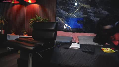 Snapshot of _bunny_boy_ chatting on February 23, 2025, 3:02 am _bunny_boy_ online show from February 23, 2025, 3:02 am