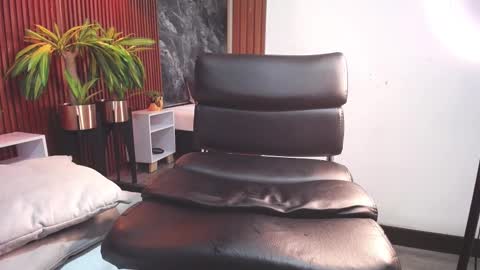 Snapshot of _bunny_boy_ chatting on March 9, 2025, 9:02 am _bunny_boy_ online show from March 9, 2025, 9:02 am