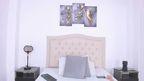 Snapshot of _bustylucianaa_ chatting on June 14, 2026, 2:24 am Luciana online show from June 14, 2026, 2:24 am