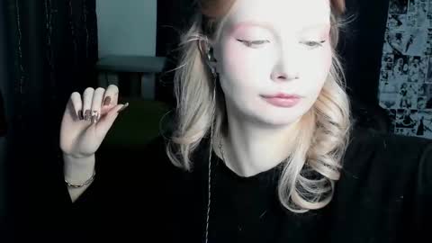 Merlizz online show from March 10, 2025, 6:01 pm