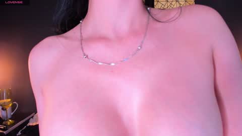 Carolina  online show from February 3, 2025, 6:07 pm