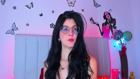 Carolina  online show from April 19, 2026, 9:17 pm