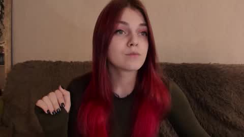 Caroline online show from December 5, 2025, 1:20 pm