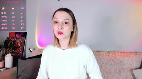 Christina Chris online show from November 24, 2025, 6:13 am