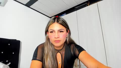 Bella  online show from December 27, 2024, 11:10 pm