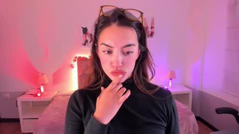 Charlote online show from October 8, 2025, 8:17 pm