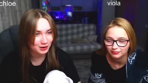 _chloe_miller_ online show from September 30, 2025, 6:35 pm