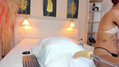 Snapshot of _cinnamon_star chatting on March 1, 2026, 12:29 pm _cinnamon_star online show from March 1, 2026, 12:29 pm