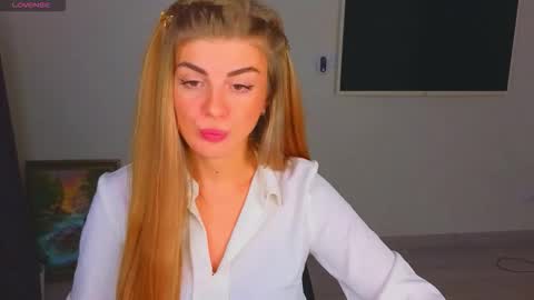 D online show from November 7, 2025, 3:56 pm