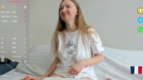 Snapshot of _coquine_ chatting on April 26, 2026, 10:57 am Sophie online show from April 26, 2026, 10:57 am