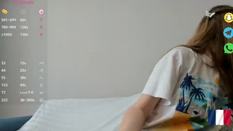 Snapshot of _coquine_ chatting on April 29, 2026, 8:07 am Sophie online show from April 29, 2026, 8:07 am