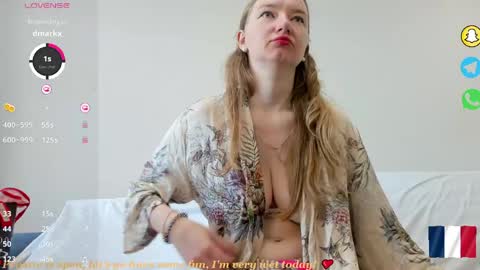 Snapshot of _coquine_ chatting on May 6, 2026, 8:41 am Sophie online show from May 6, 2026, 8:41 am