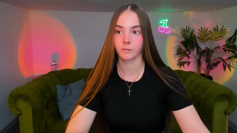 Erika online show from October 23, 2025, 1:21 pm