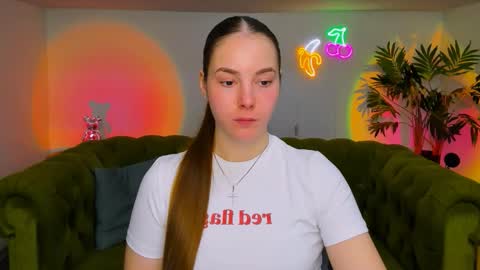 Erika online show from November 14, 2025, 1:32 pm