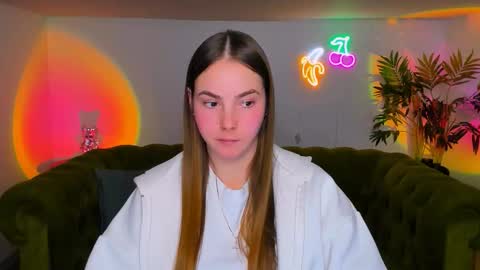 Erika online show from December 3, 2025, 7:01 pm