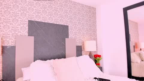     online show from January 28, 2025, 7:42 pm