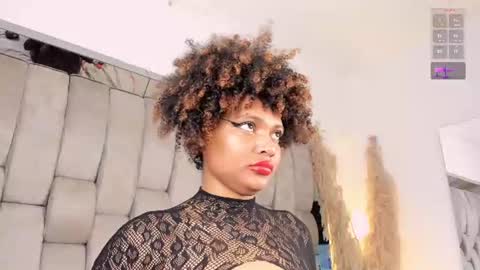 Snapshot of _curly_girl_ chatting on June 21, 2026, 7:16 pm online show from June 21, 2026, 7:16 pm