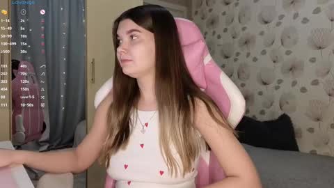 _cute_ice online show from February 21, 2025, 5:02 am