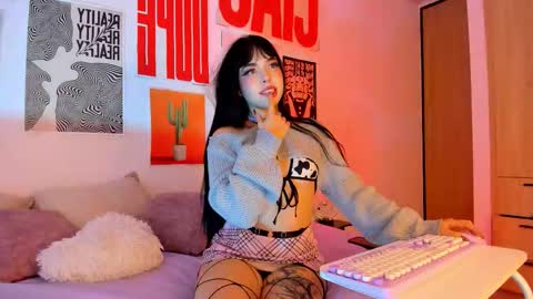 _darkdoll online show from November 26, 2025, 3:13 pm