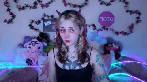 Snapshot of _devilbaby chatting on May 13, 2026, 11:33 pm Kate online show from May 13, 2026, 11:33 pm