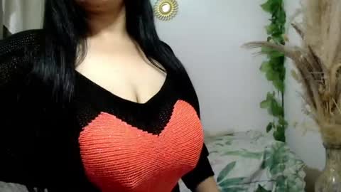 Snapshot of _donniia_ chatting on June 12, 2026, 10:19 pm Dannia online show from June 12, 2026, 10:19 pm