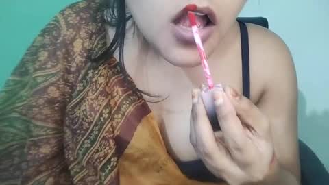 _dreamgirl_0 online show from April 6, 2026, 10:05 am