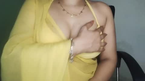 _dreamgirl_0 online show from April 20, 2026, 3:09 am