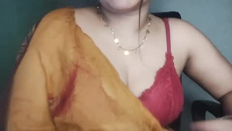 _dreamgirl_0 online show from April 21, 2026, 10:45 pm