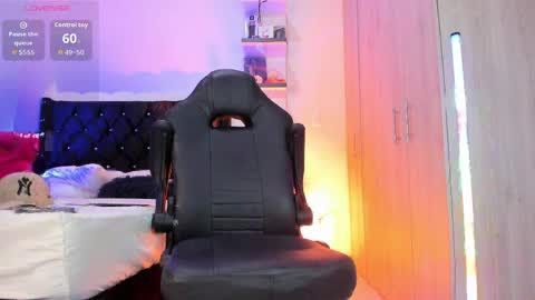 Duriel online show from April 4, 2026, 8:28 pm