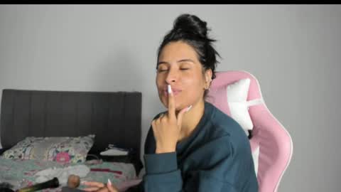 _elektrah online show from February 10, 2025, 4:19 am