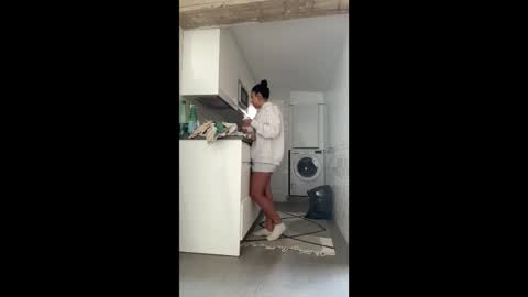 Snapshot of _elena_barra chatting on September 18, 2025, 10:28 am elena barra online show from September 18, 2025, 10:28 am