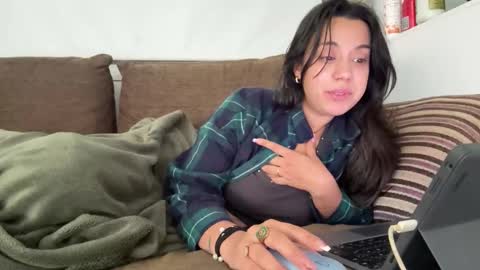 Snapshot of _elena_barra chatting on October 26, 2025, 10:21 am elena barra online show from October 26, 2025, 10:21 am