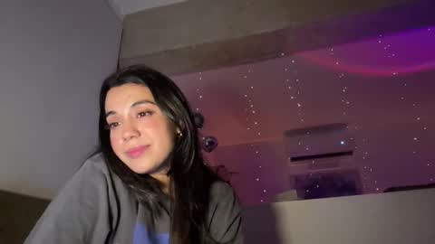 Snapshot of _elena_barra chatting on December 3, 2025, 8:18 pm elena barra online show from December 3, 2025, 8:18 pm