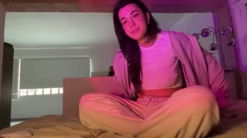 Snapshot of _elena_barra chatting on December 4, 2025, 3:10 pm elena barra online show from December 4, 2025, 3:10 pm