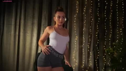 Snapshot of _elicharm chatting on October 19, 2025, 8:42 pm Elice online show from October 19, 2025, 8:42 pm