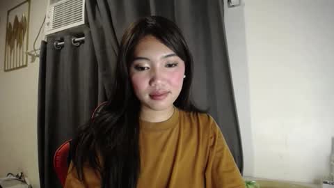 Snapshot of _ellevivien chatting on November 27, 2025, 7:27 pm Elle online show from November 27, 2025, 7:27 pm